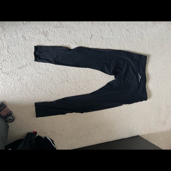 Lorna Jane cut out tights. - Picture 4 of 5